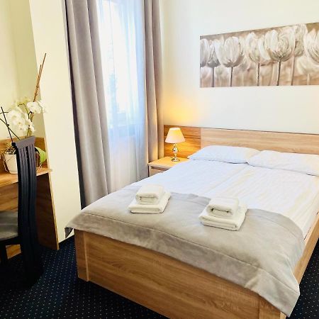 Hotel Seven 7 Kaliszki Dış mekan fotoğraf