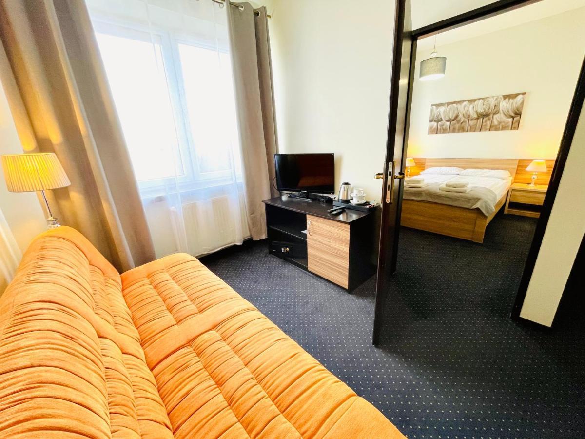 Hotel Seven 7 Kaliszki Dış mekan fotoğraf