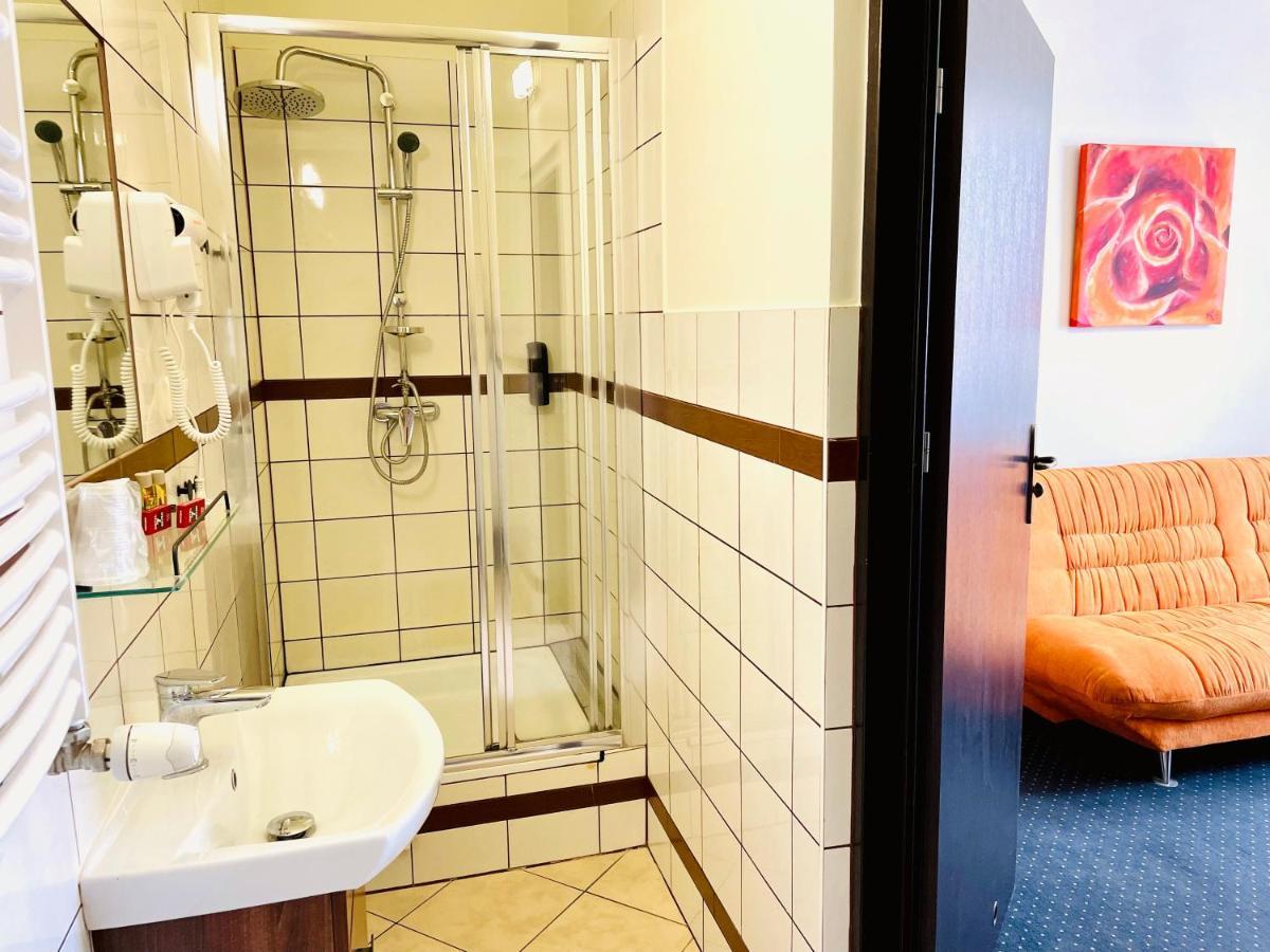 Hotel Seven 7 Kaliszki Dış mekan fotoğraf