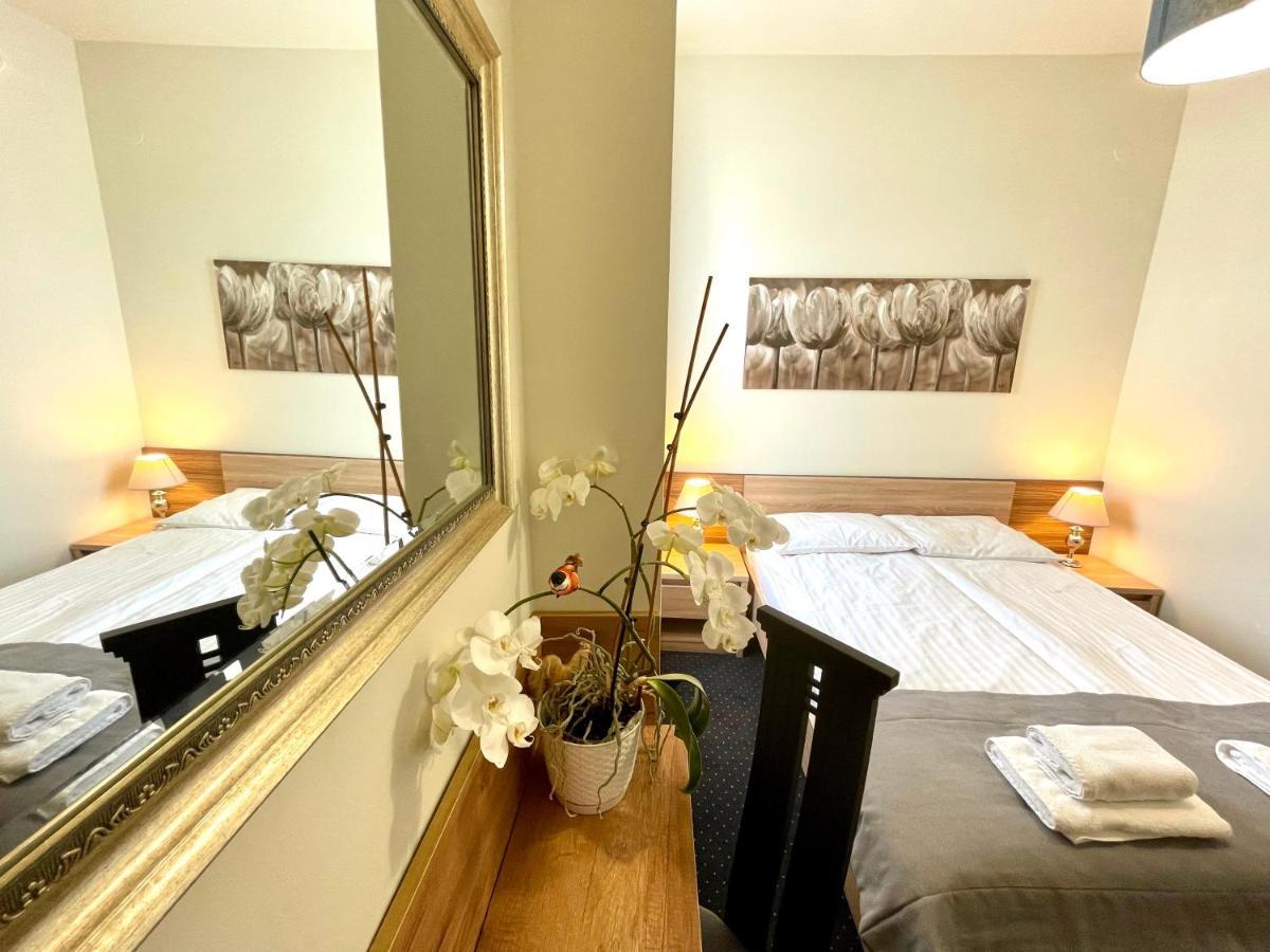 Hotel Seven 7 Kaliszki Dış mekan fotoğraf