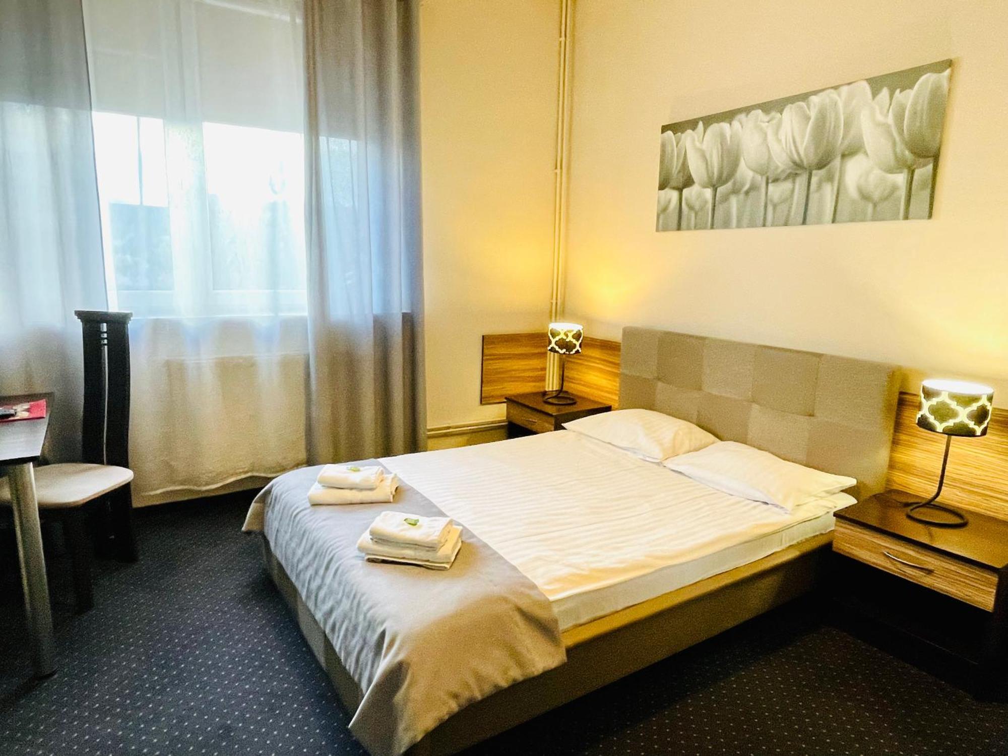 Hotel Seven 7 Kaliszki Dış mekan fotoğraf