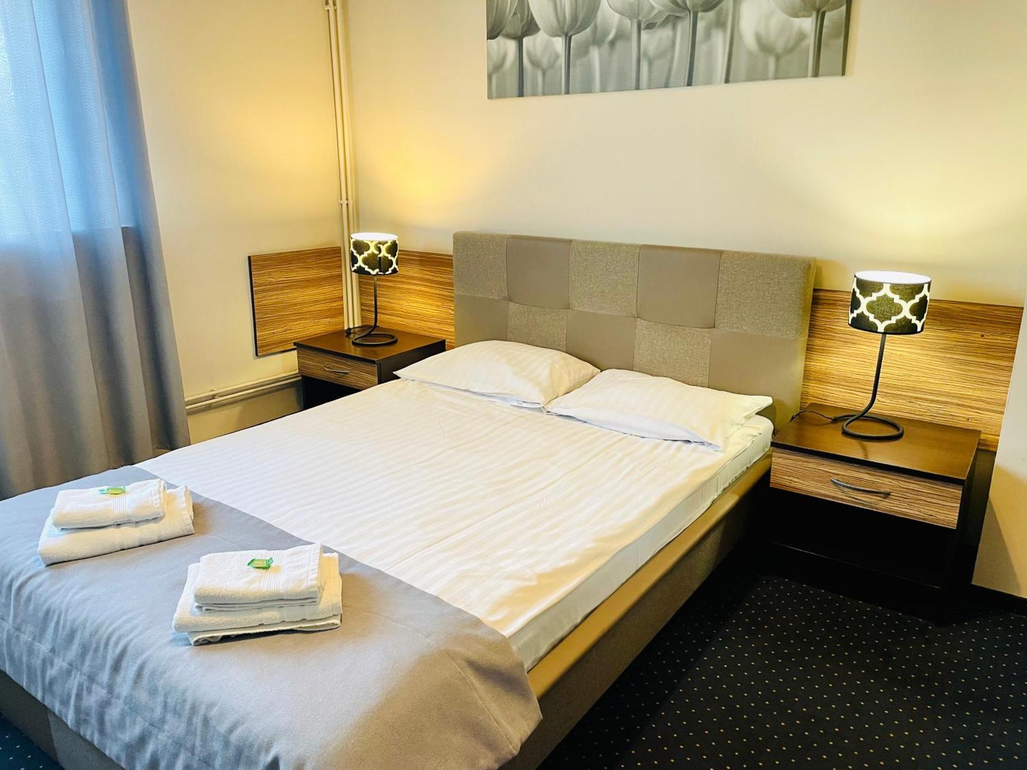 Hotel Seven 7 Kaliszki Dış mekan fotoğraf