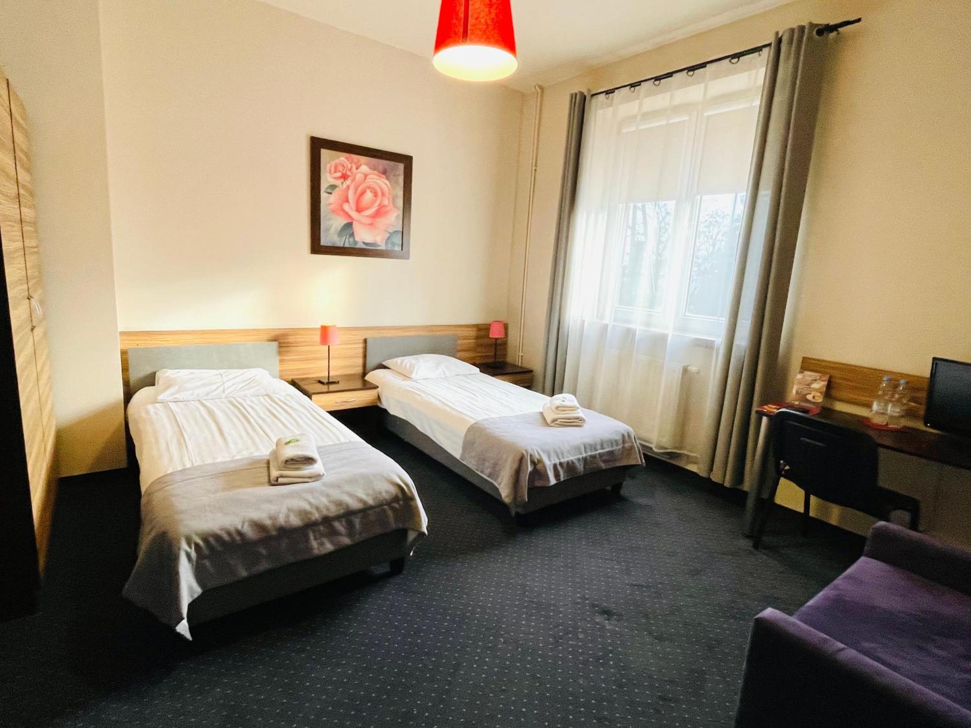 Hotel Seven 7 Kaliszki Dış mekan fotoğraf