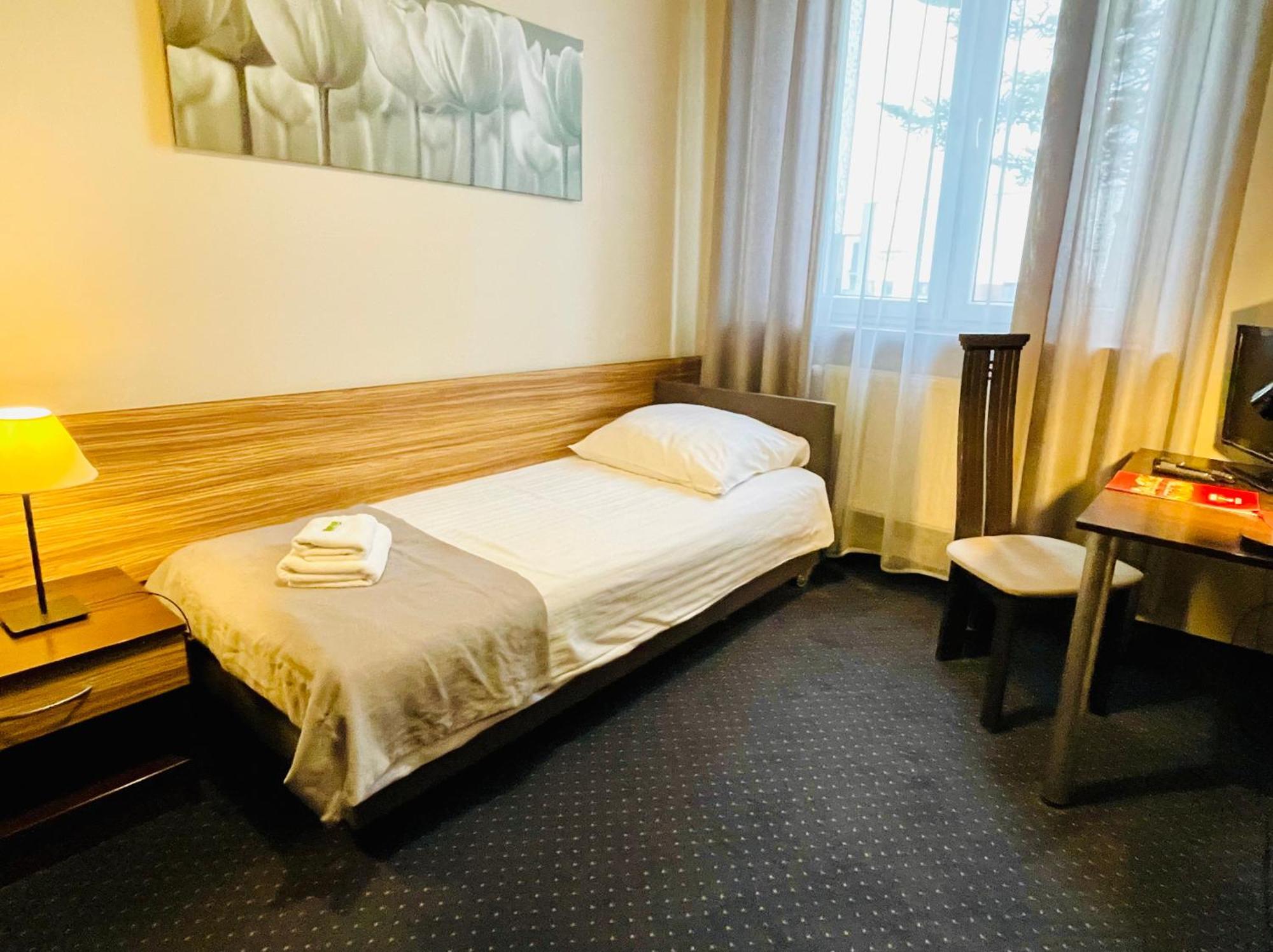 Hotel Seven 7 Kaliszki Dış mekan fotoğraf