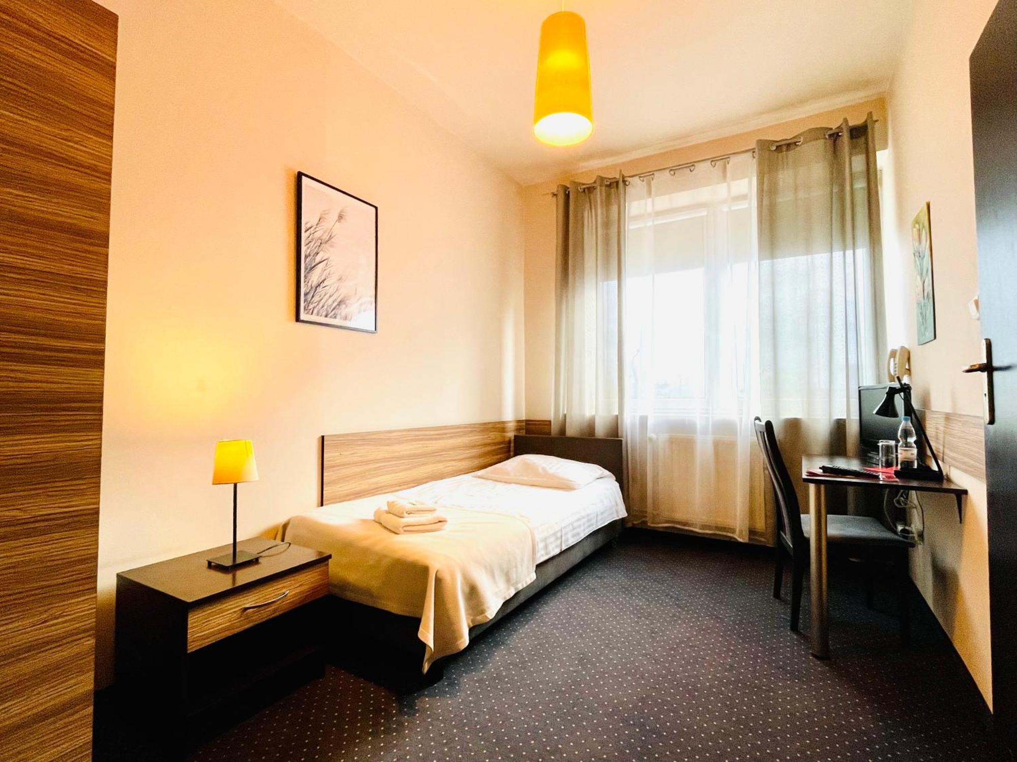 Hotel Seven 7 Kaliszki Dış mekan fotoğraf