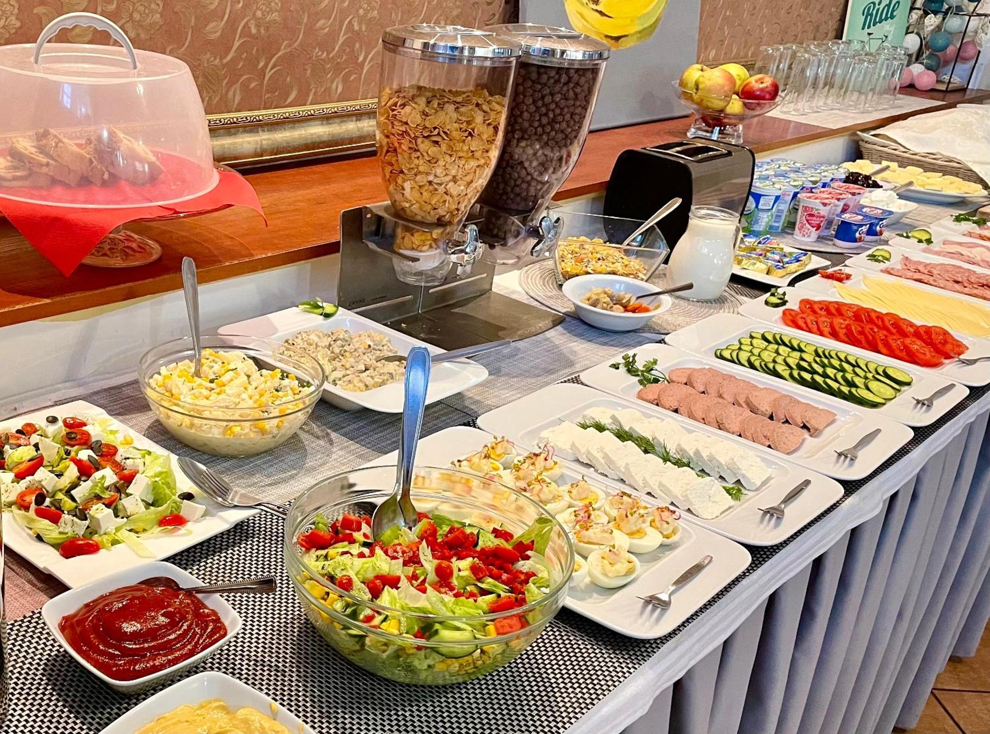 Hotel Seven 7 Kaliszki Dış mekan fotoğraf