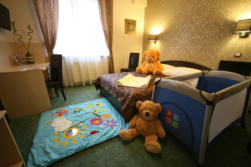 Hotel Seven 7 Kaliszki Dış mekan fotoğraf