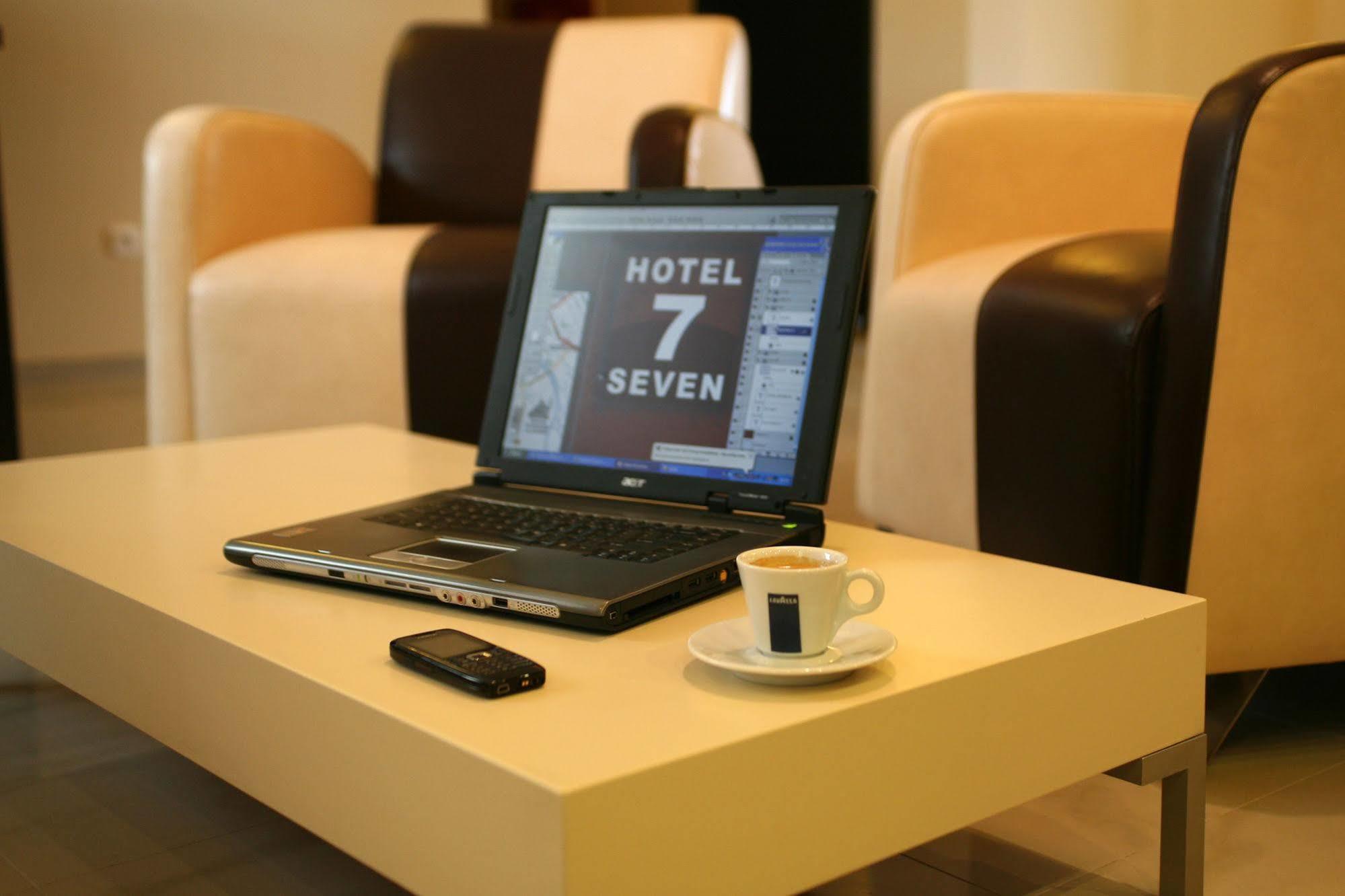 Hotel Seven 7 Kaliszki Dış mekan fotoğraf