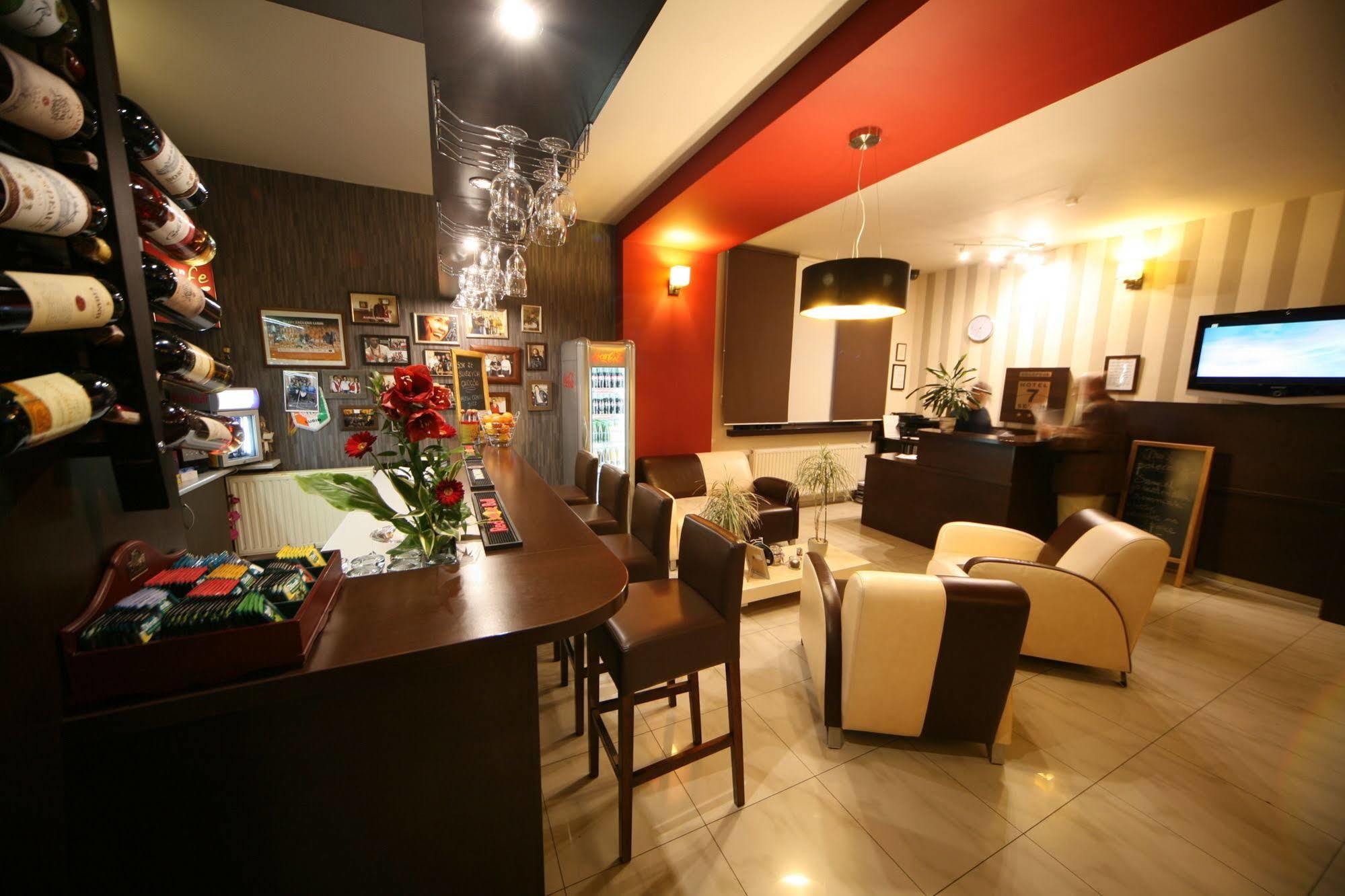 Hotel Seven 7 Kaliszki Dış mekan fotoğraf