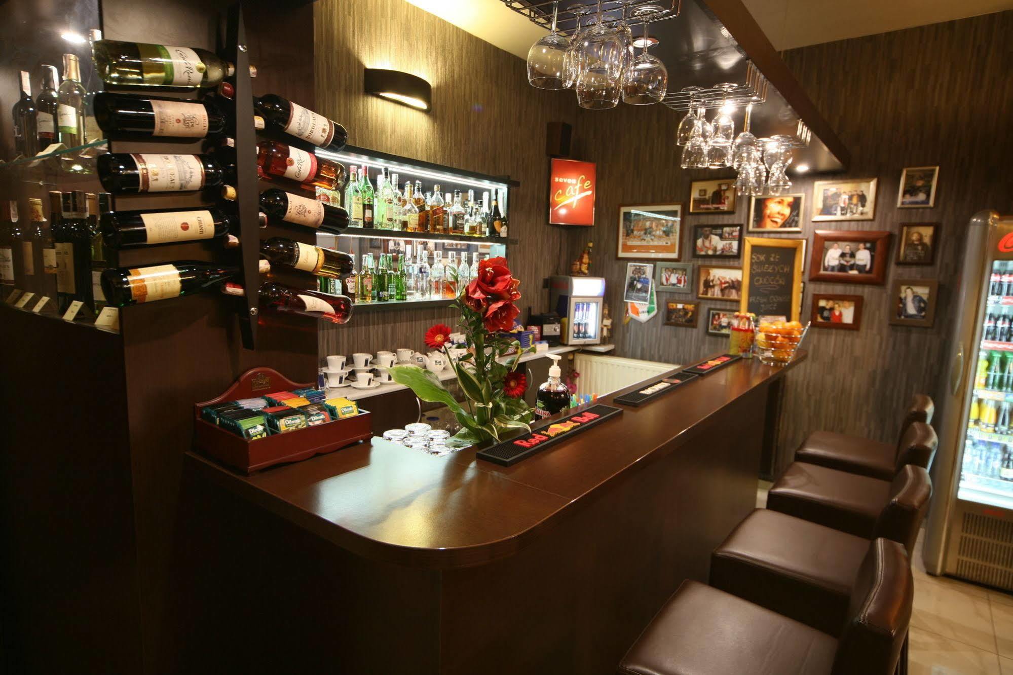 Hotel Seven 7 Kaliszki Dış mekan fotoğraf