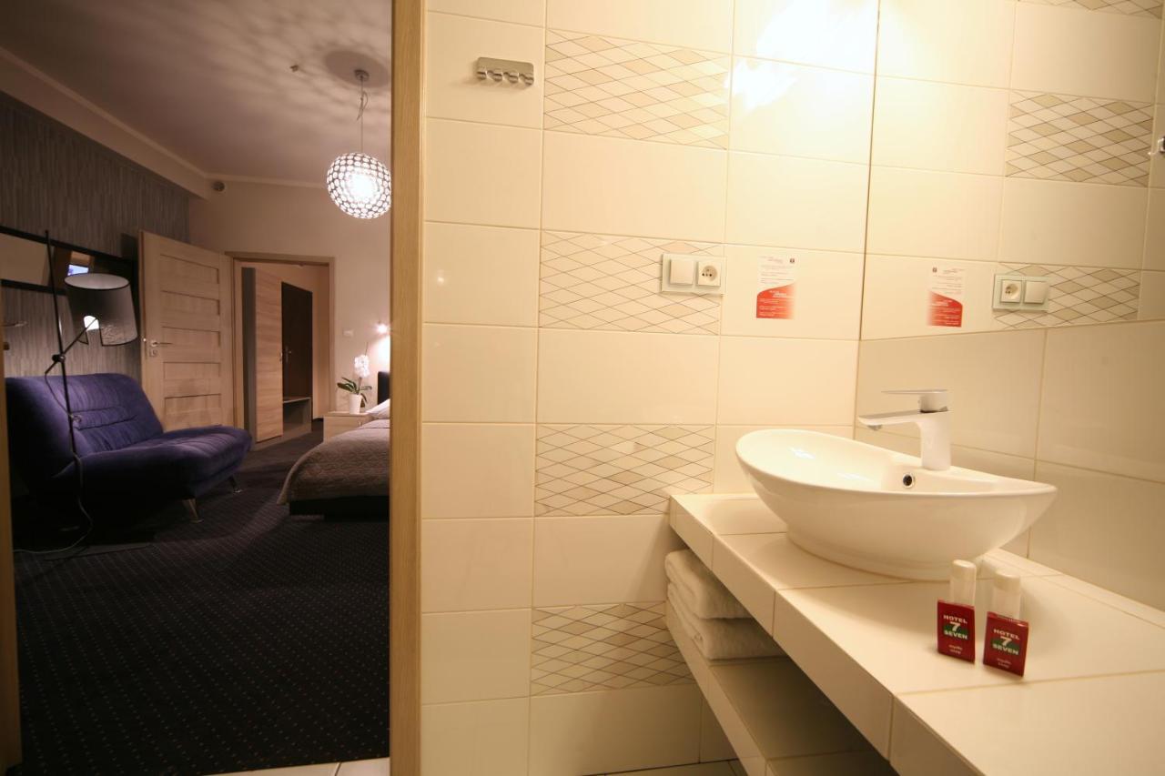 Hotel Seven 7 Kaliszki Dış mekan fotoğraf