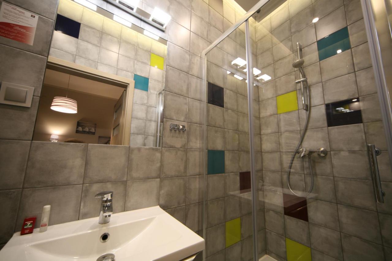Hotel Seven 7 Kaliszki Dış mekan fotoğraf